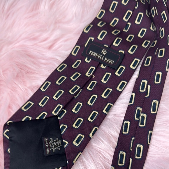 Elegant Purple and Cream Watch with Geometric Design - Picture 2 of 4